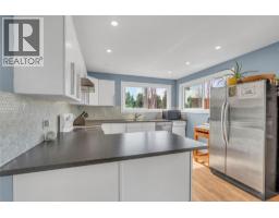 4pc Bathroom - 770 Lower Debeck Road, Naramata, BC V0H1N0 Photo 11