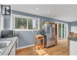 770 Lower Debeck Road, Naramata, BC V0H1N0 Photo 14