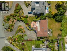 5200 Polson Terr, Saanich, BC V8Y2C6 Photo 54