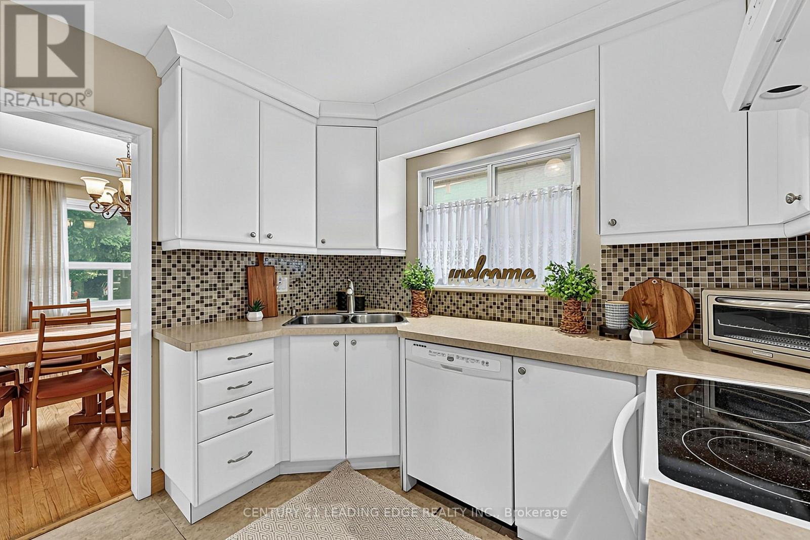 15 WETHERBY DRIVE - 20