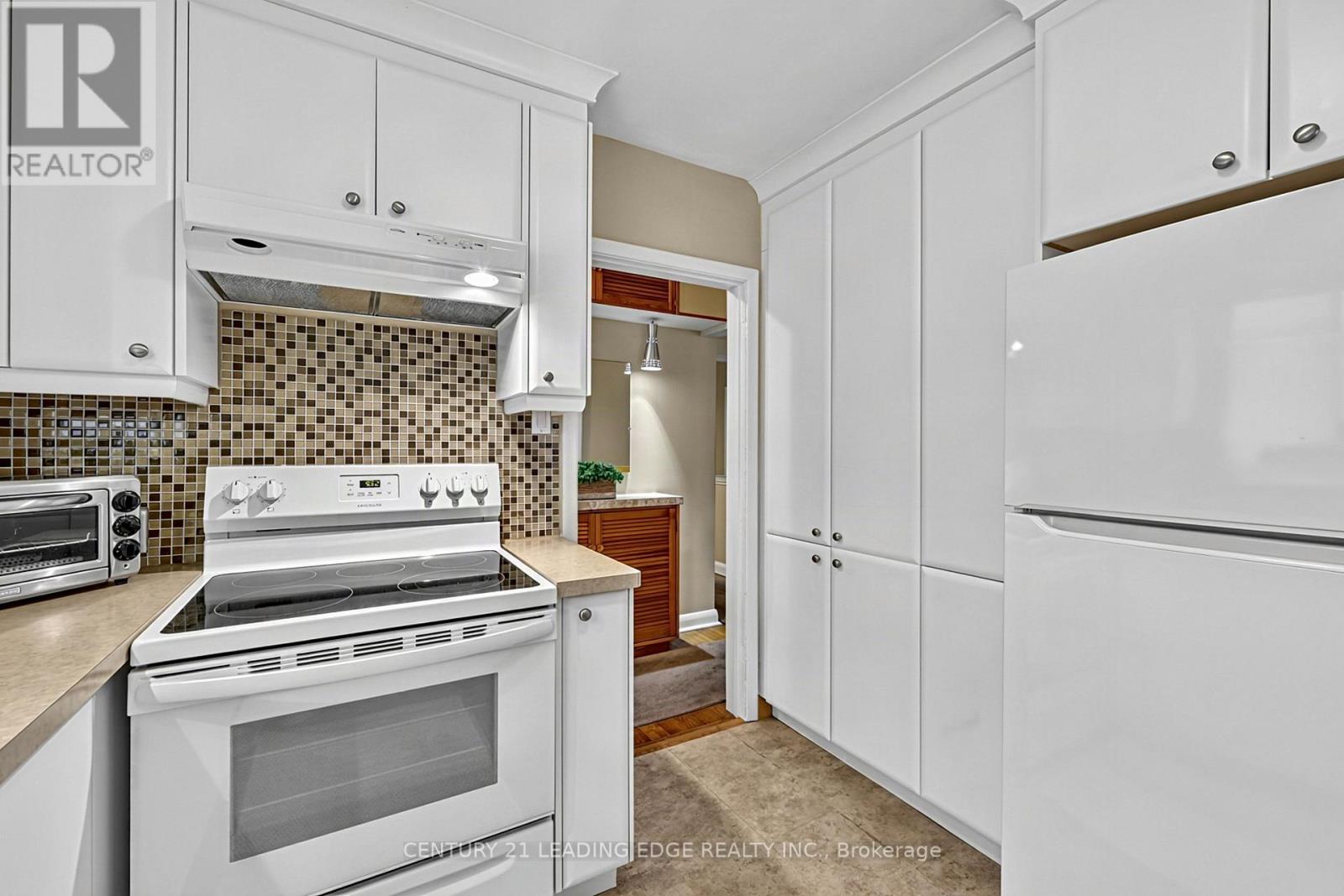 15 WETHERBY DRIVE - 21