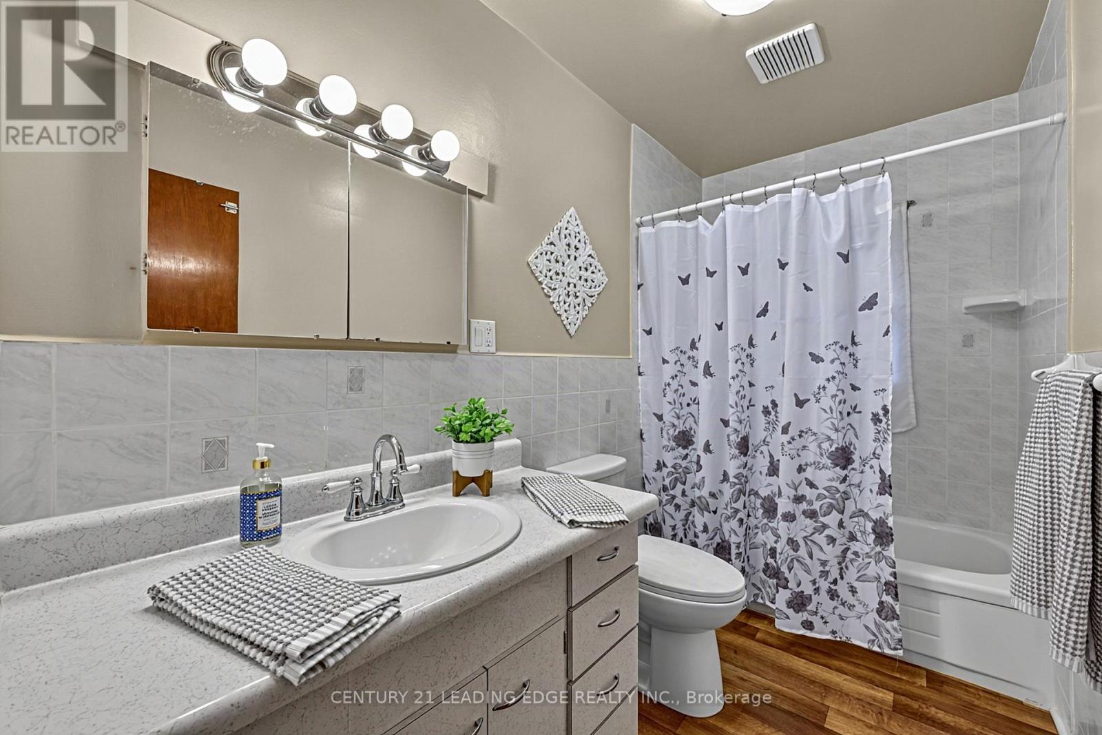 15 WETHERBY DRIVE - Image 27