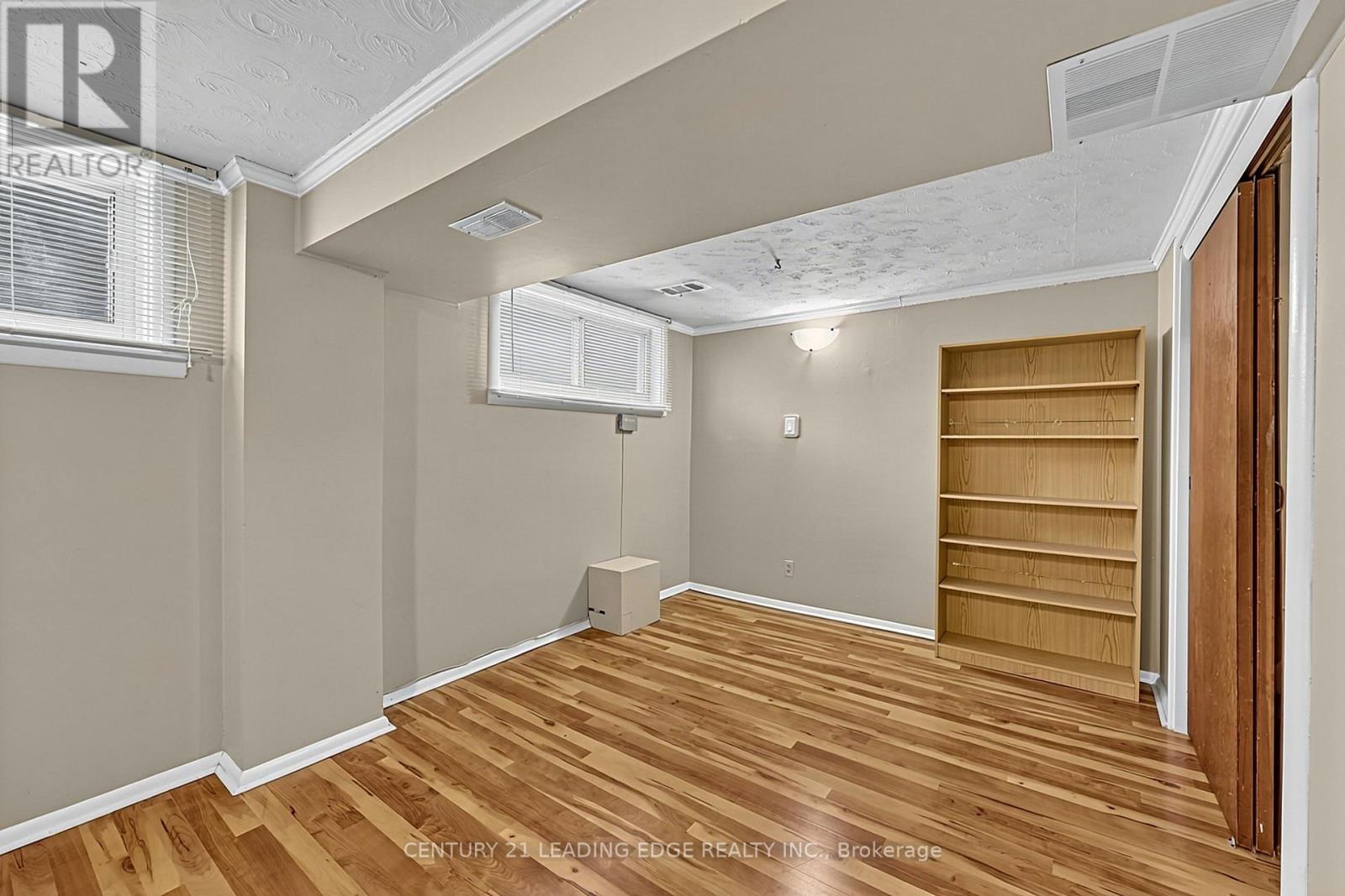 15 WETHERBY DRIVE - Image 35