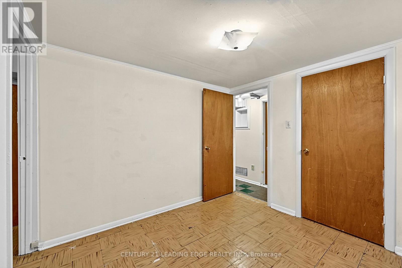 15 WETHERBY DRIVE - 38