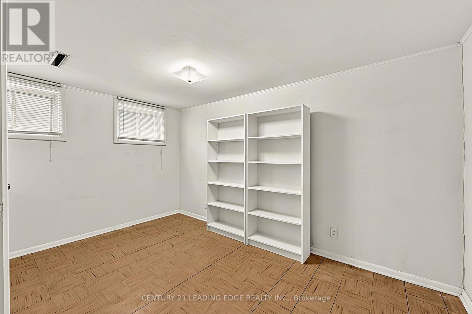 15 WETHERBY DRIVE - 39