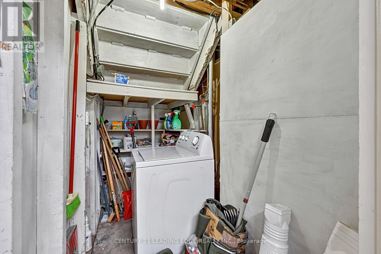 15 WETHERBY DRIVE - 43