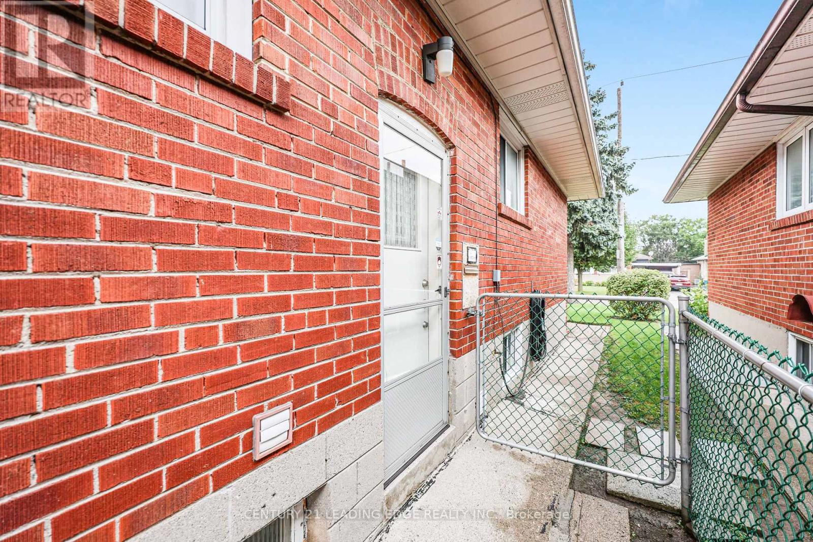 15 WETHERBY DRIVE - Image 47