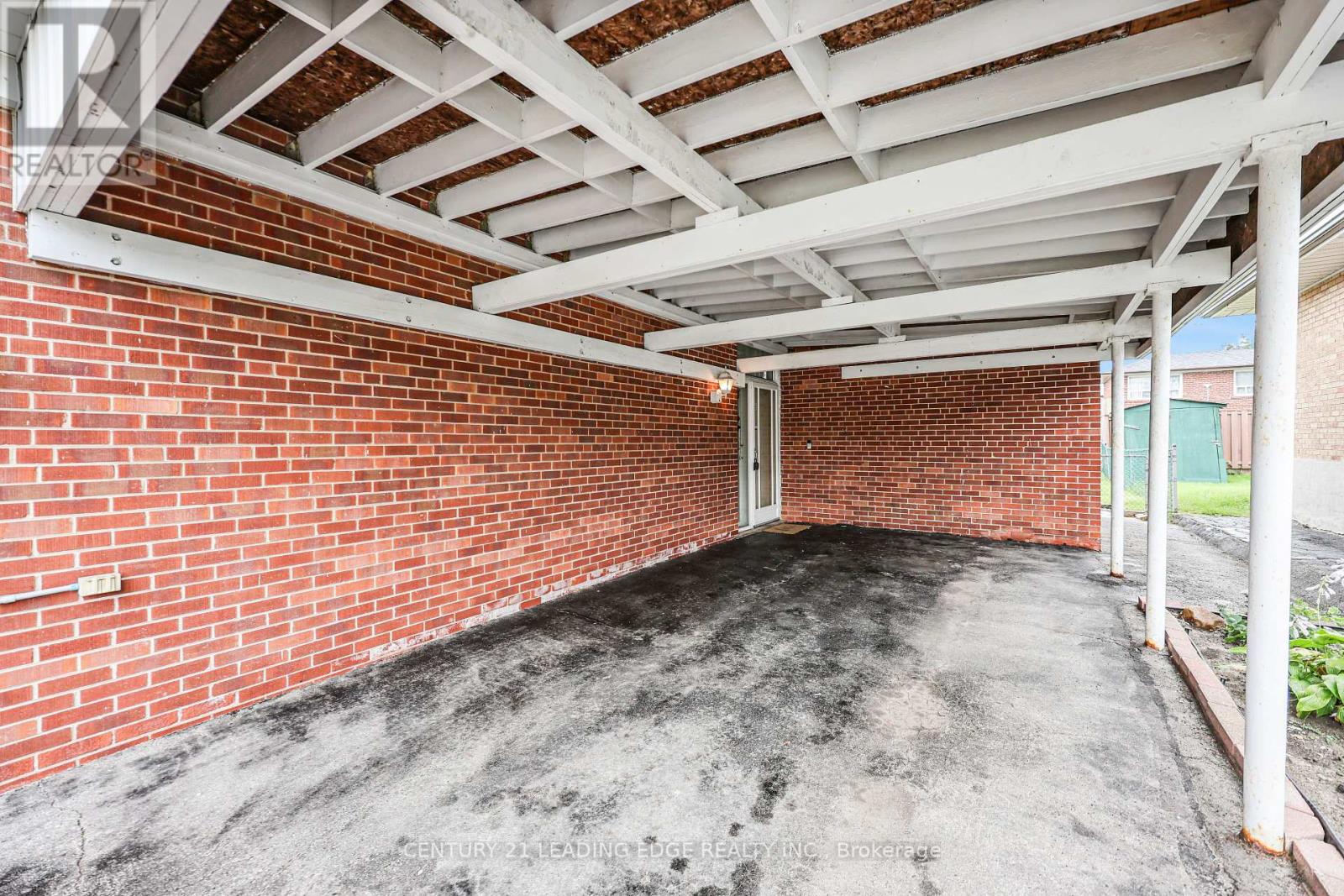15 WETHERBY DRIVE - 6