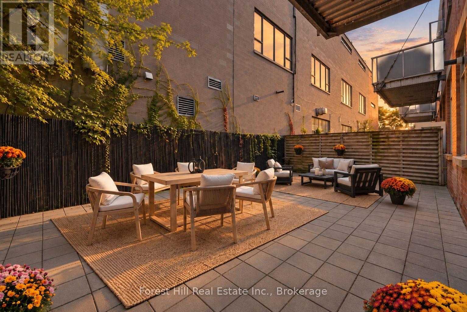 #119 201 CARLAW AVENUE - 23