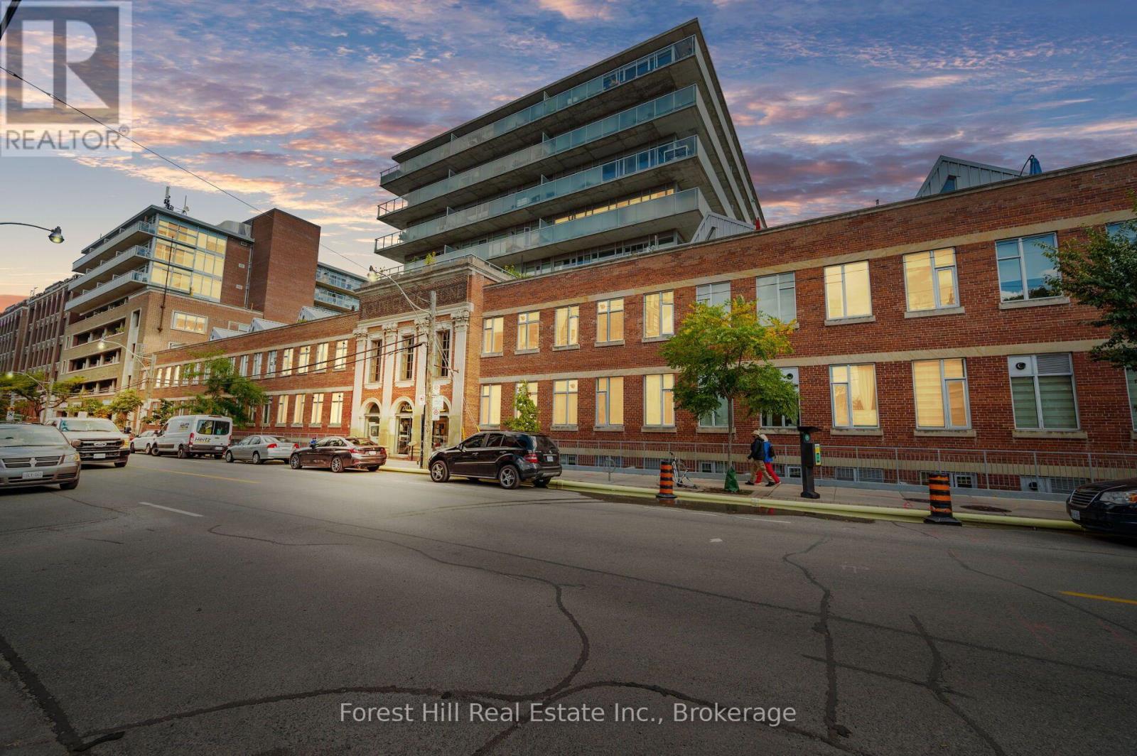 #119 201 CARLAW AVENUE - Image 29
