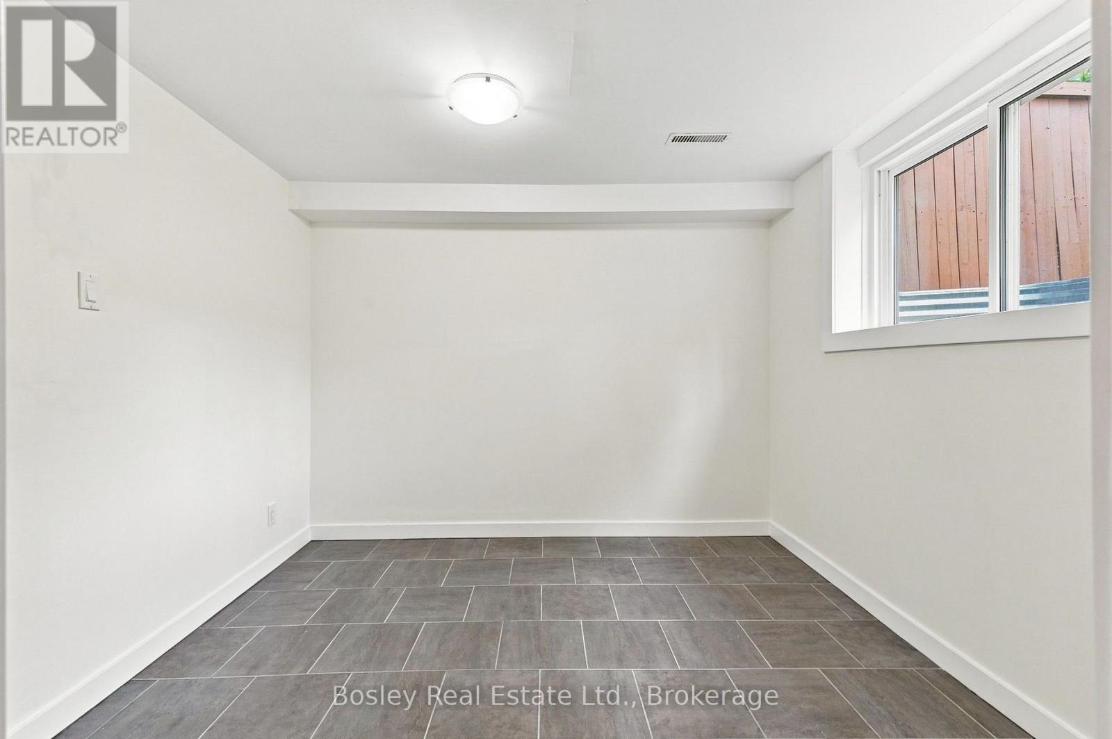 4 GRIFFIN ROAD - Image 29