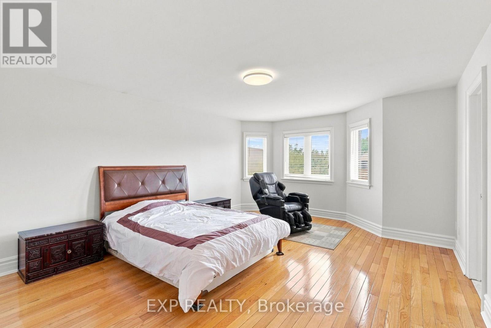 33 VALLEYFORD AVENUE - 16