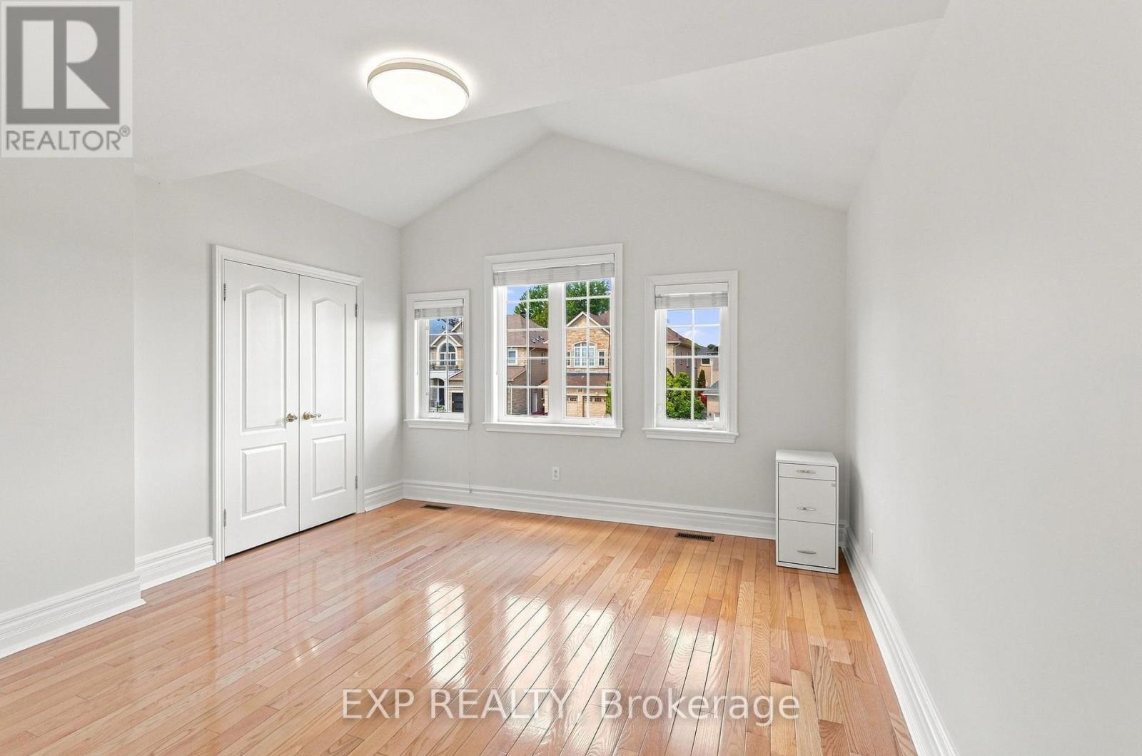 33 VALLEYFORD AVENUE - Image 25
