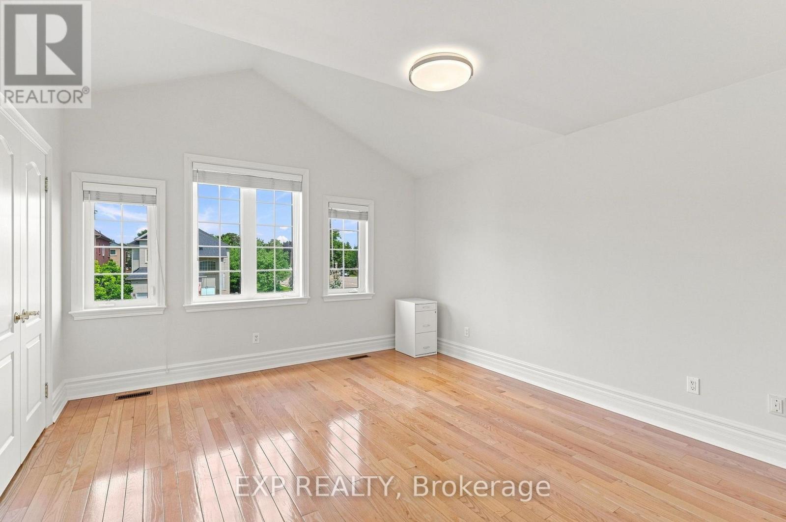 33 VALLEYFORD AVENUE - Image 26