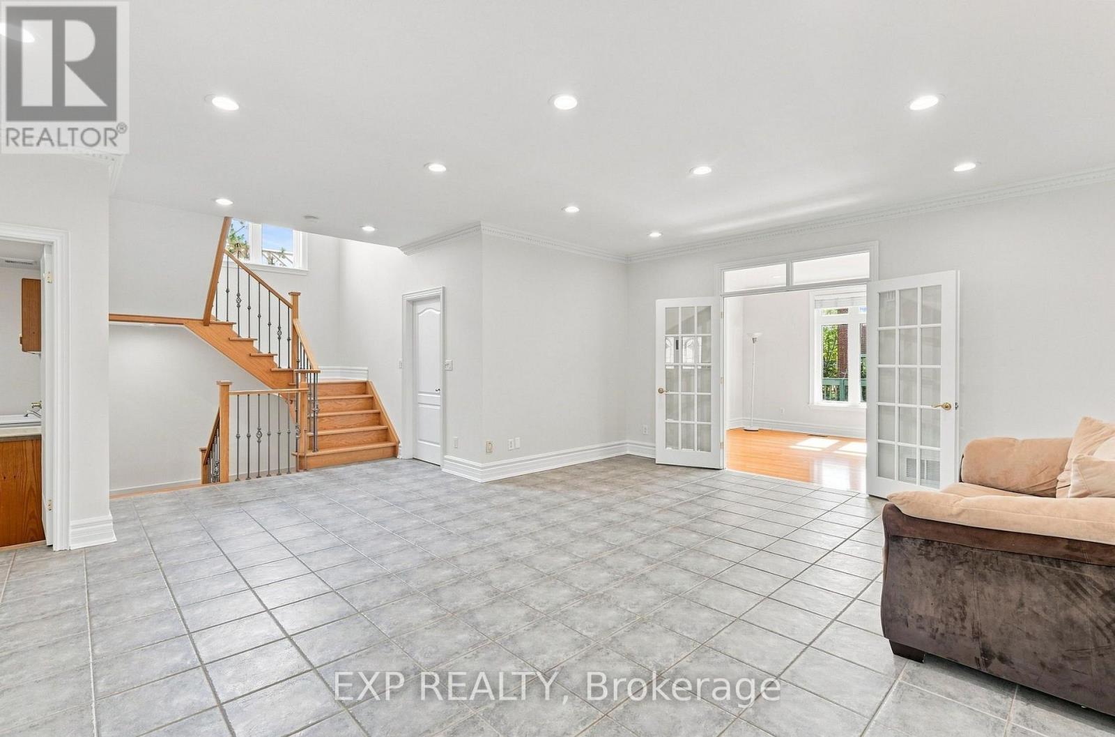 33 VALLEYFORD AVENUE - 9