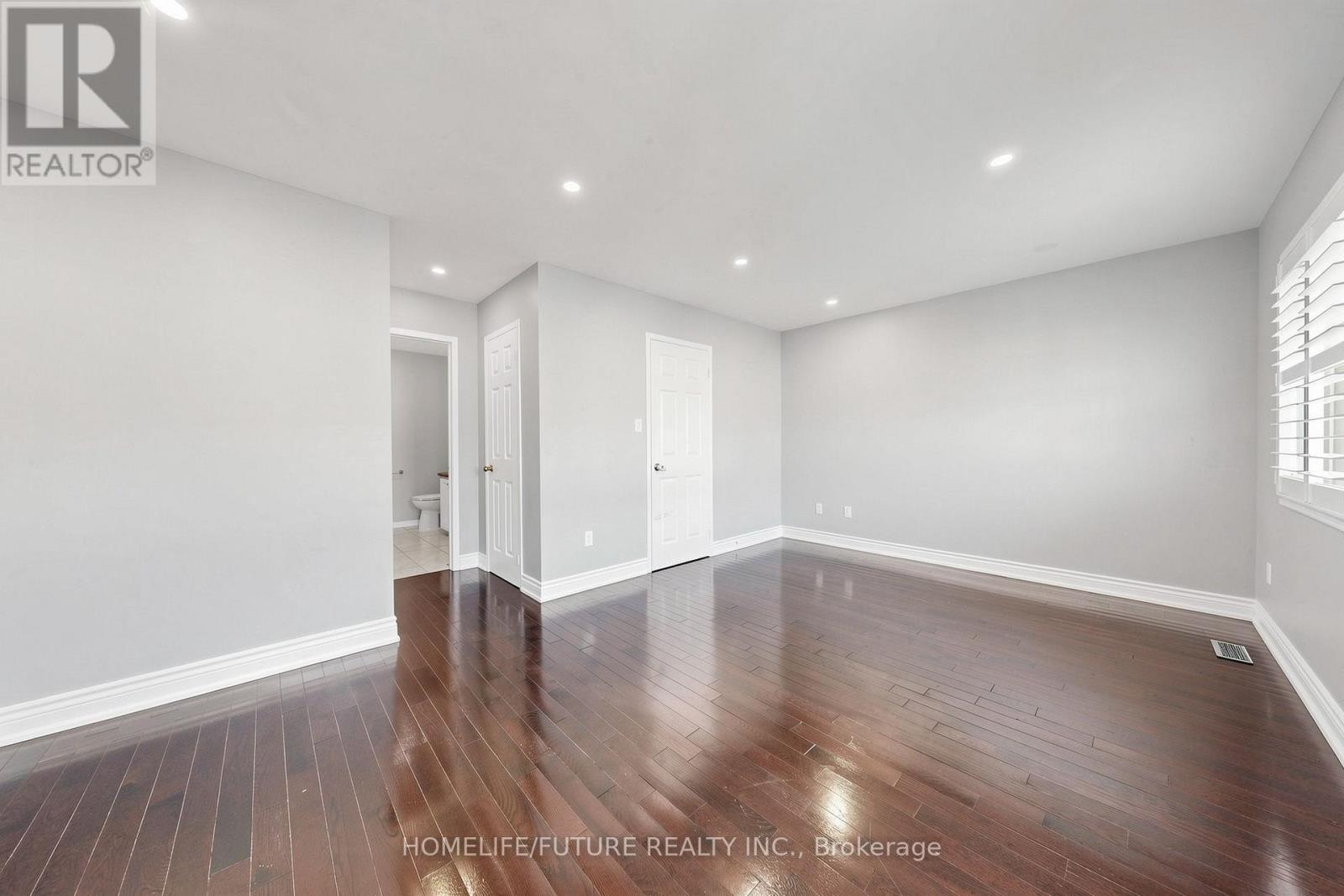 18 HOLLOWAY ROAD - 22