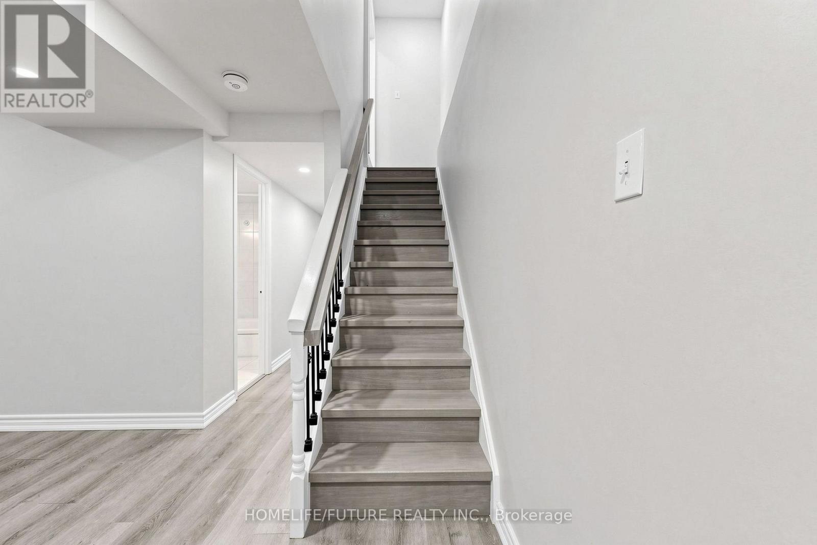 18 HOLLOWAY ROAD - Image 34