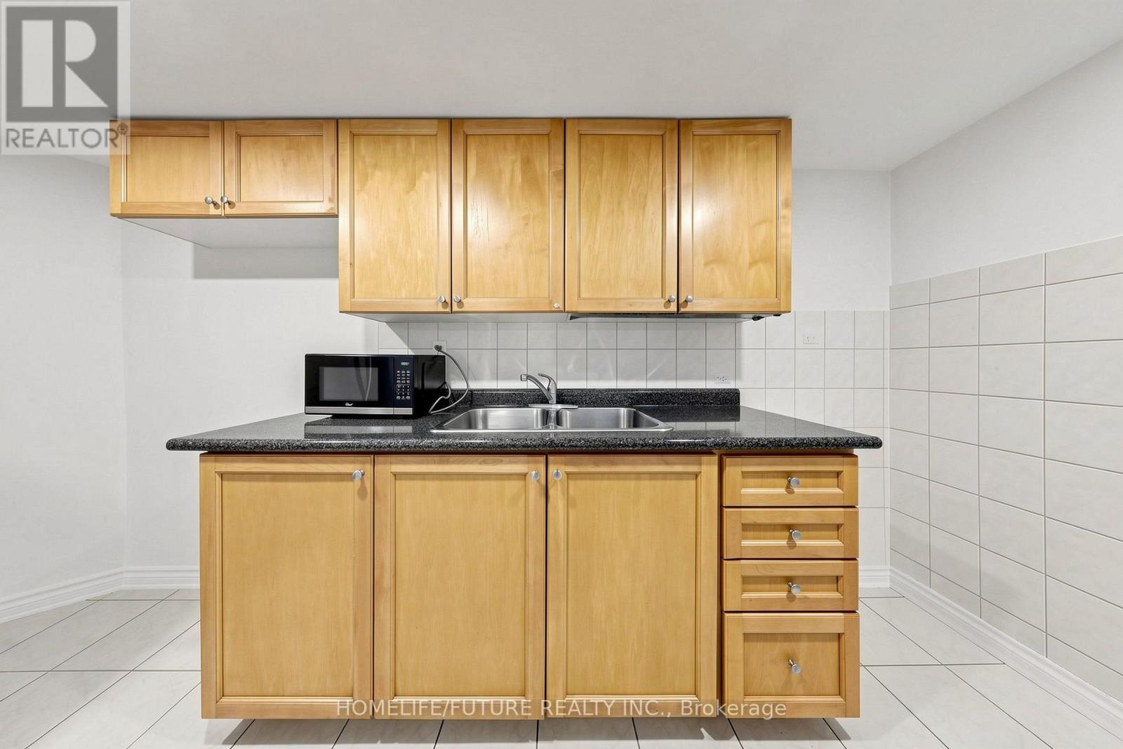 18 HOLLOWAY ROAD - Image 39