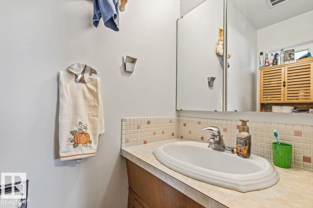 11440 104 ST NW - Image 30
