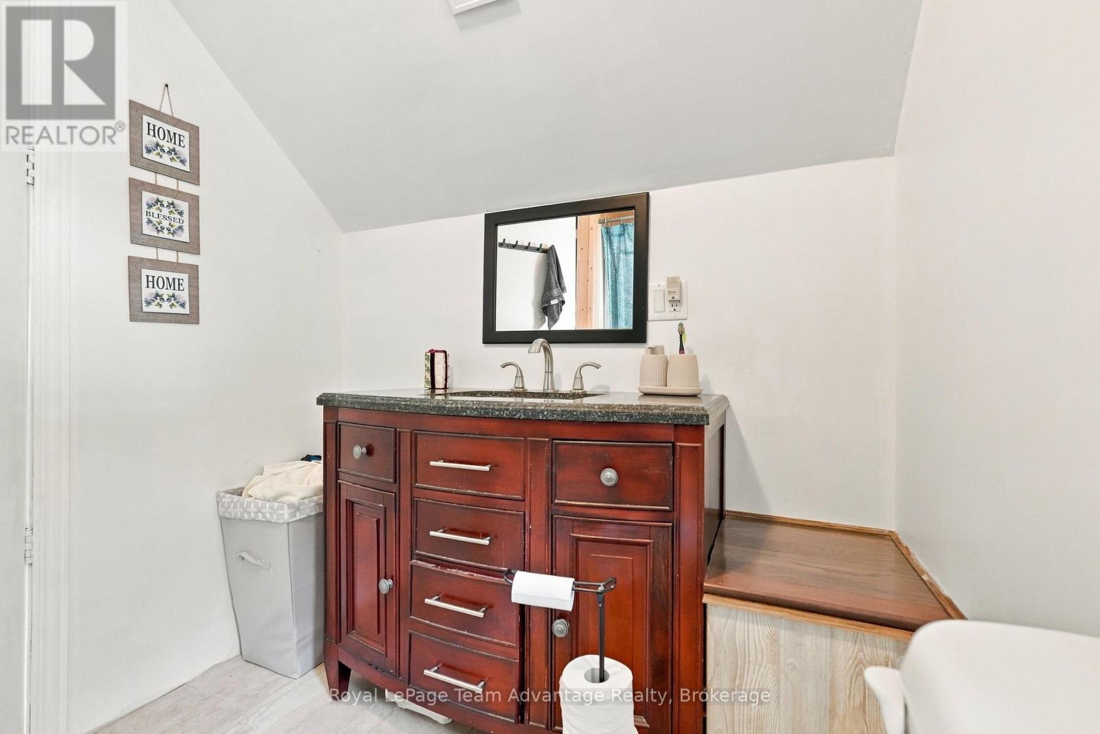 65 ISABELLA STREET - 21