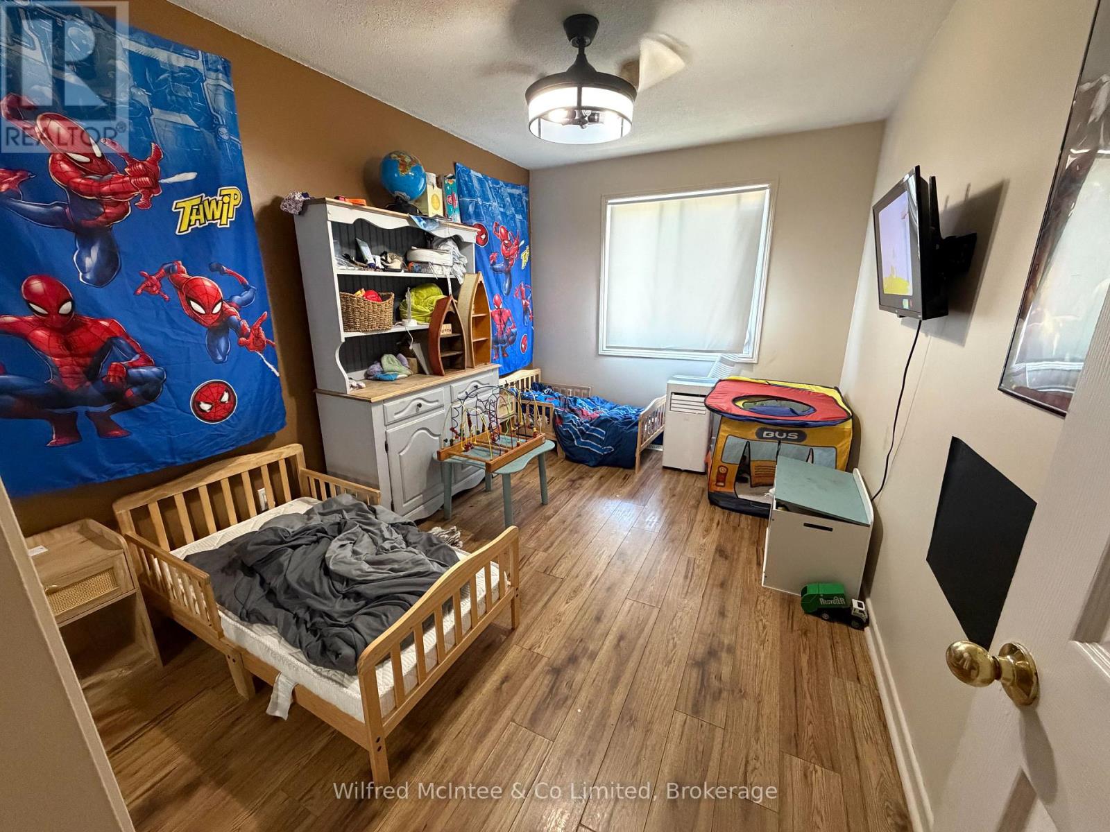 2 PARKVIEW COURT - 6