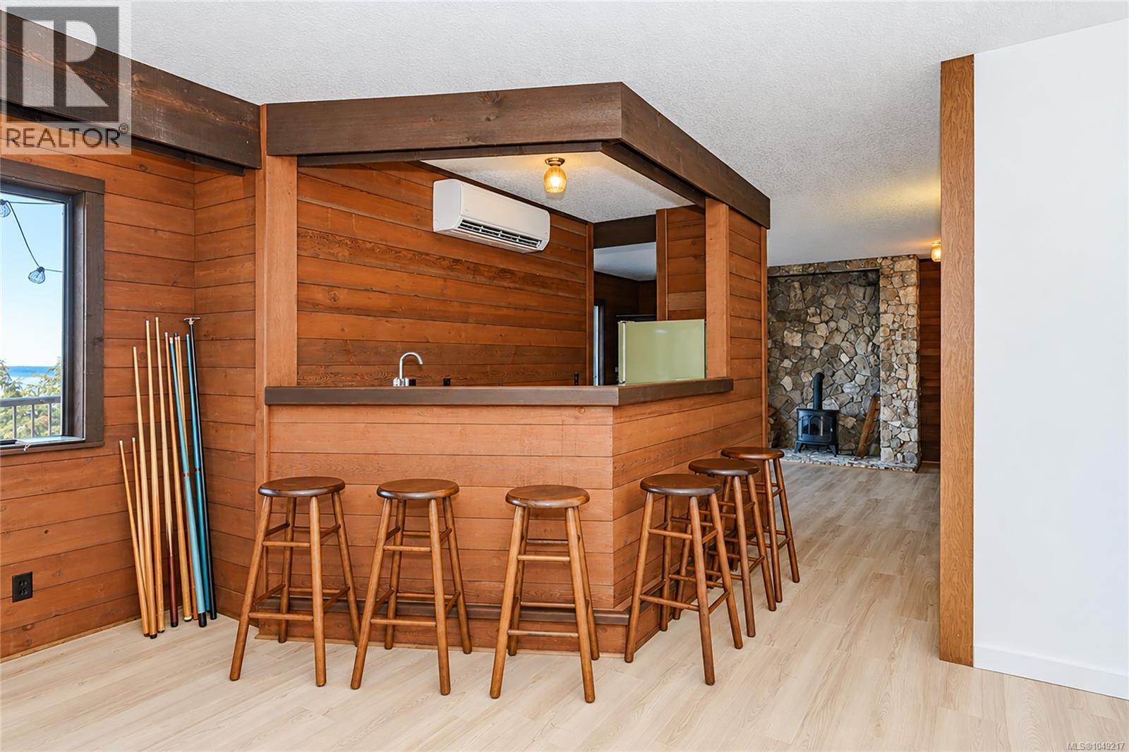 8839 Forest Park Dr, North Saanich