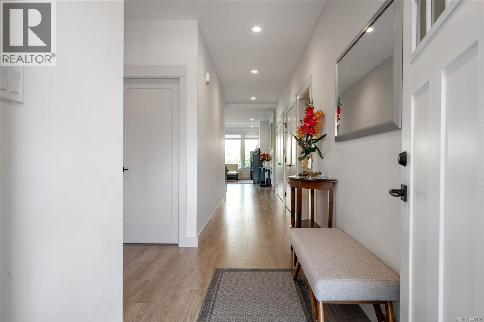 #10 420 Cook St - 4