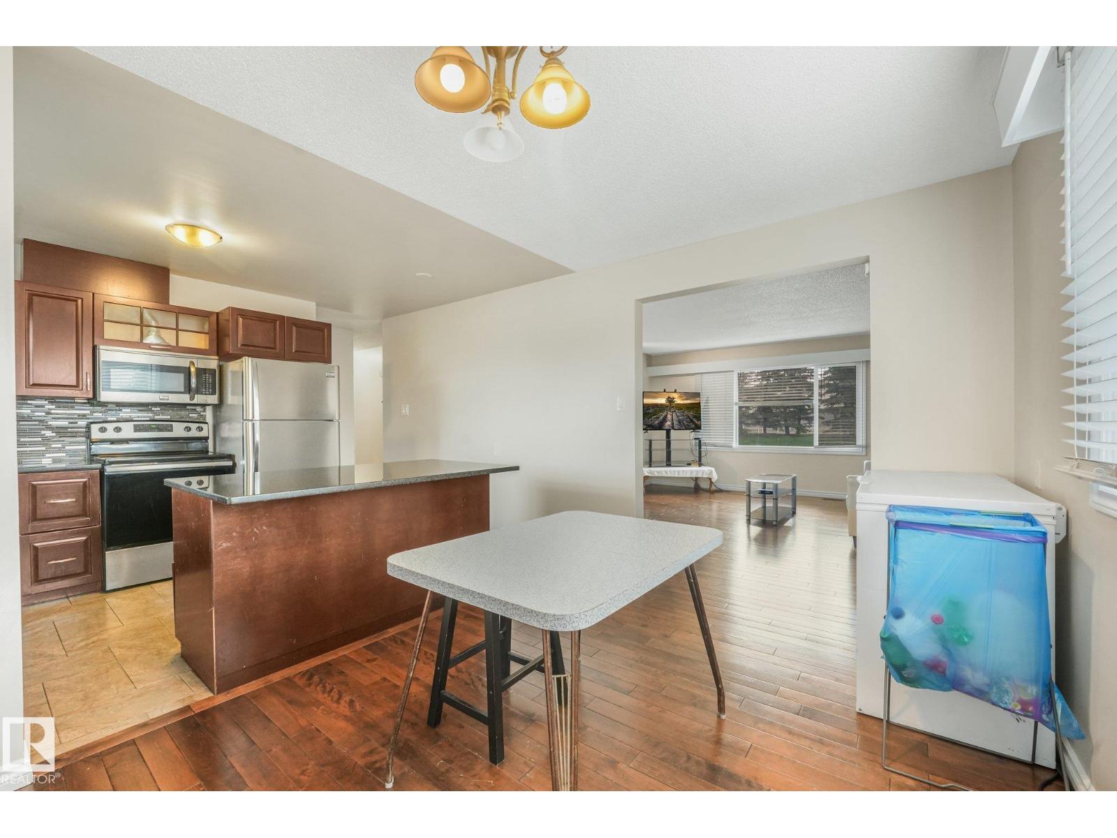 9532 138 AV NW - 10