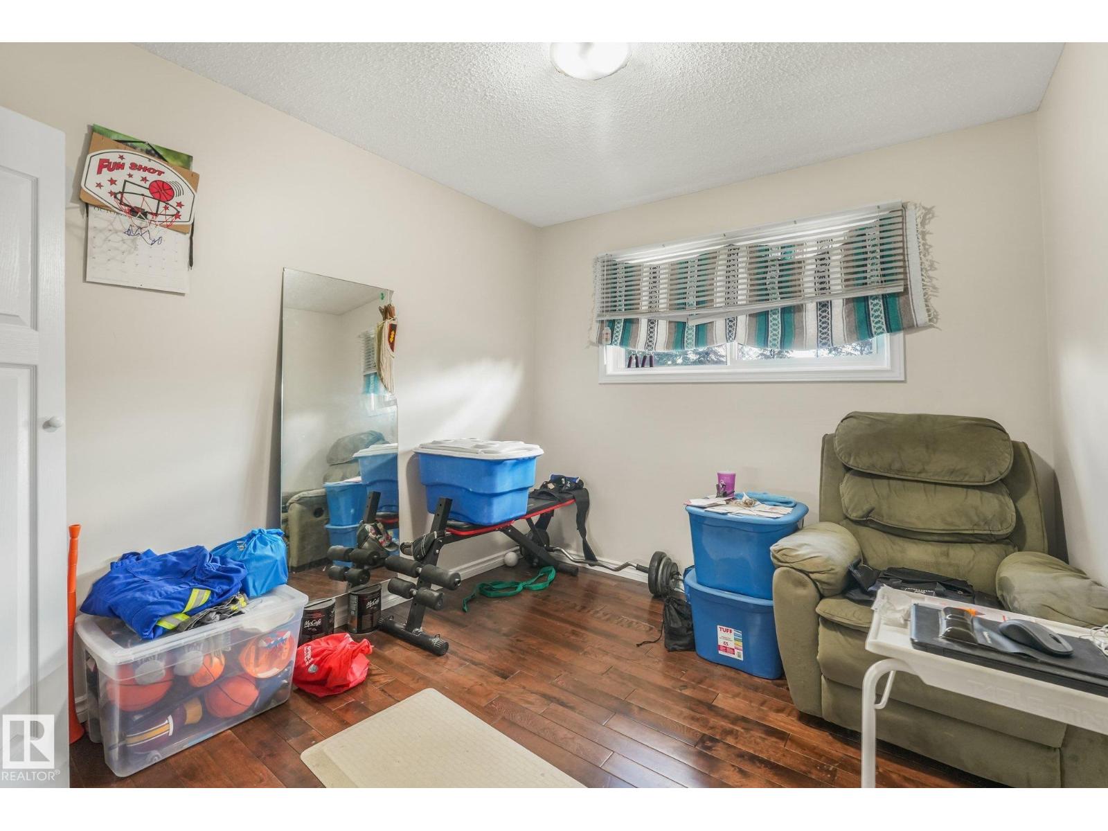 9532 138 AV NW - 19