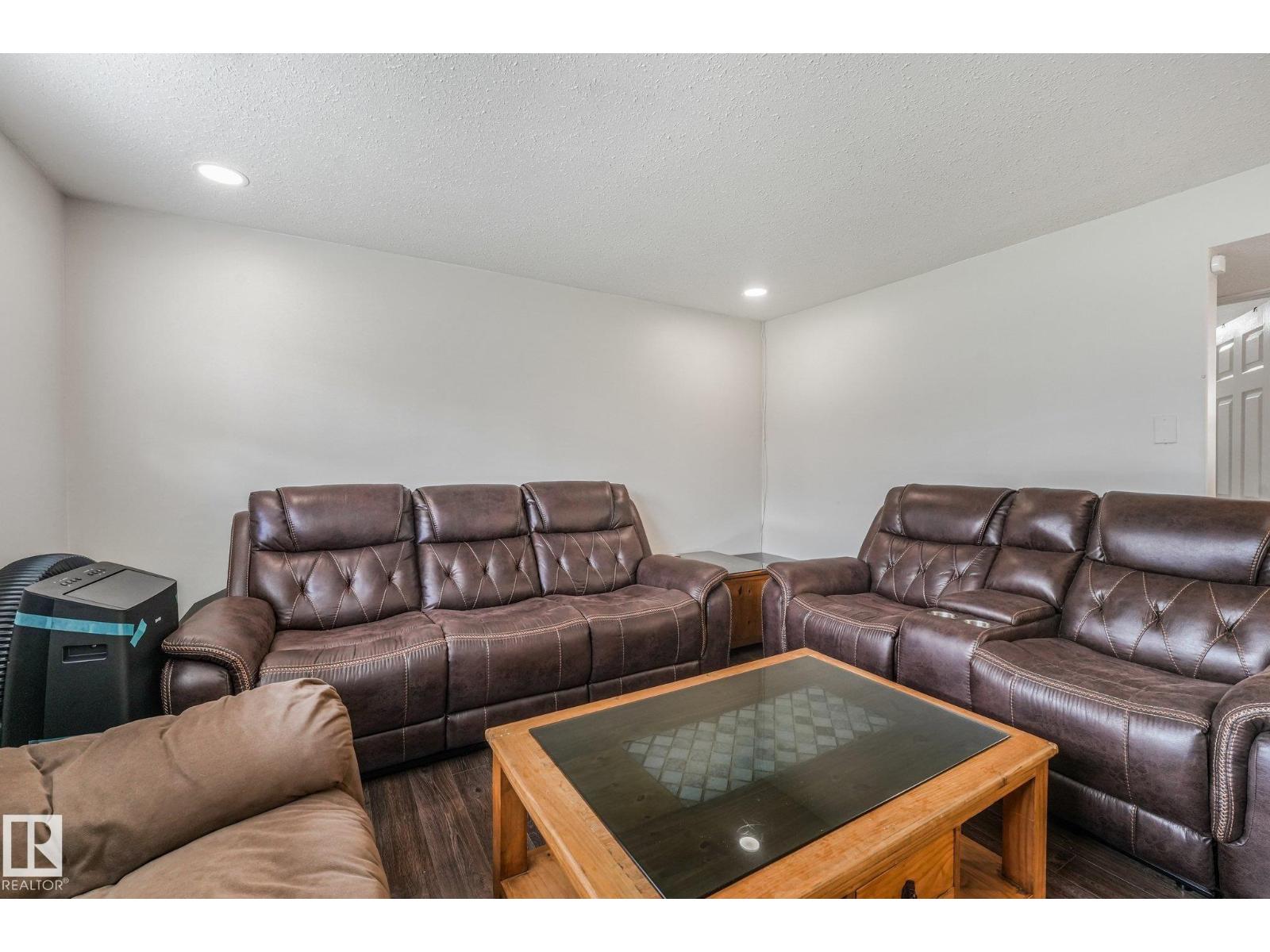 9532 138 AV NW - 25