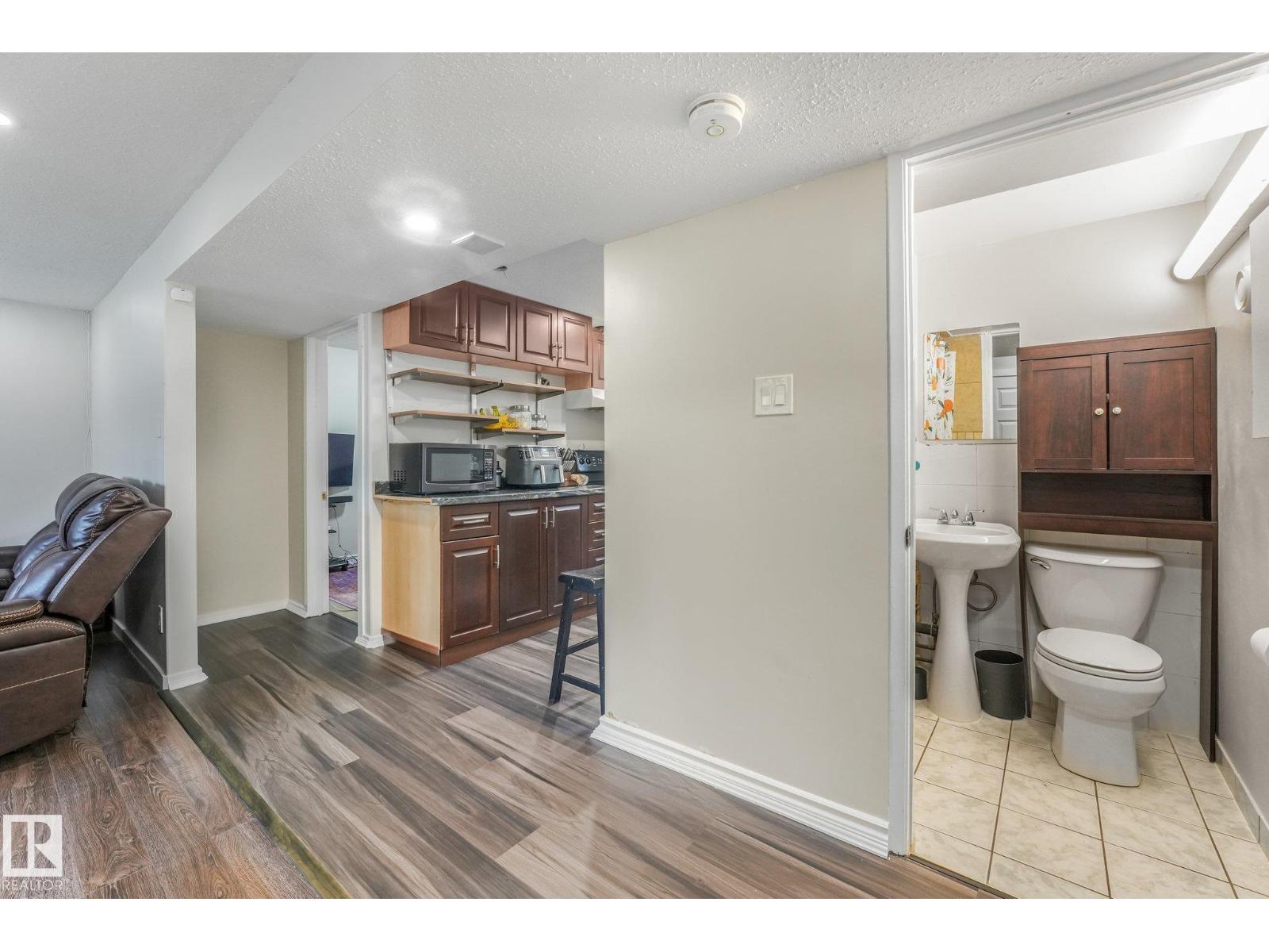 9532 138 AV NW - 27