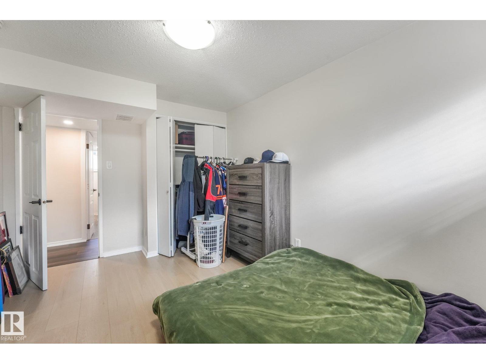 9532 138 AV NW - 35