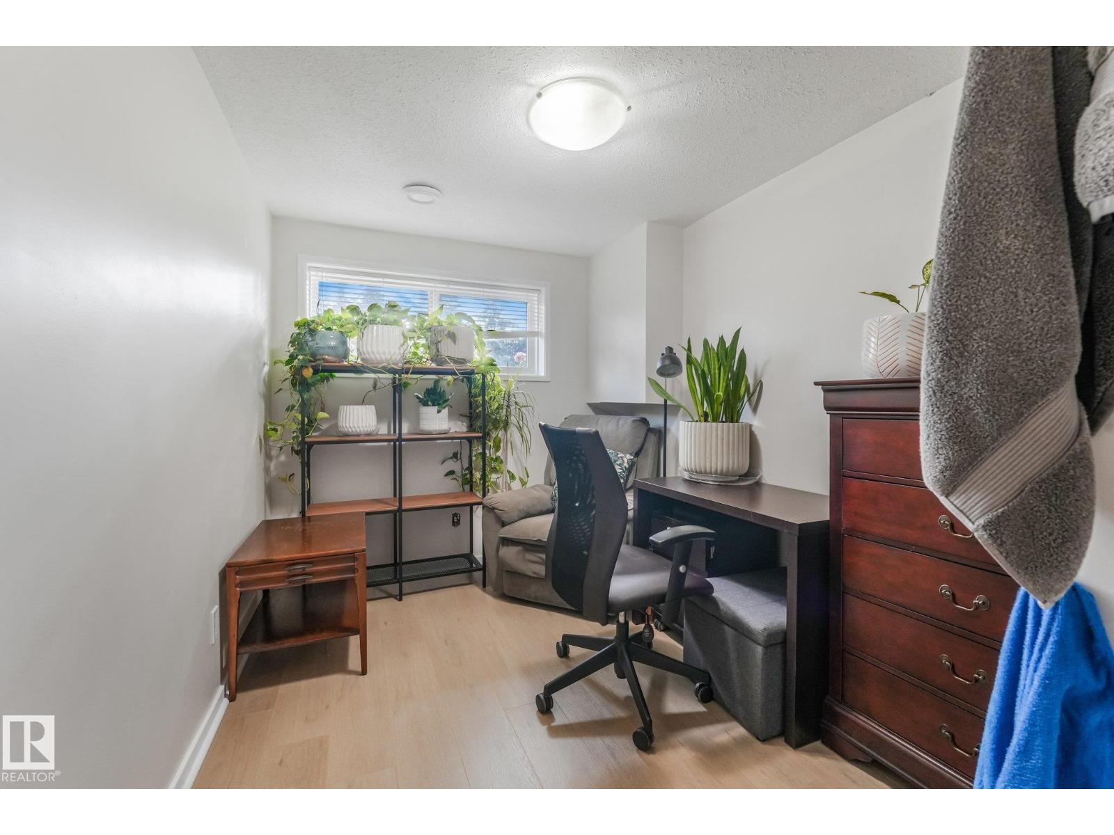 9532 138 AV NW - 38