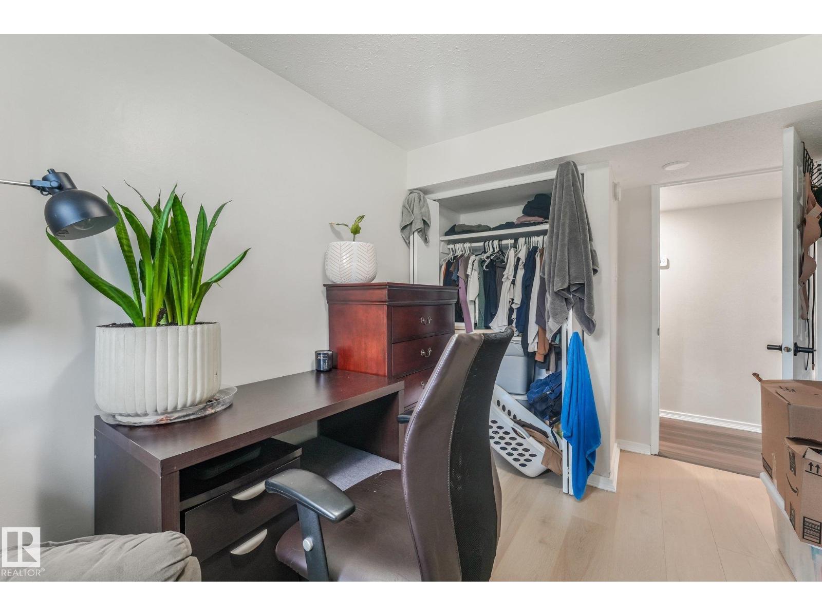 9532 138 AV NW - 39