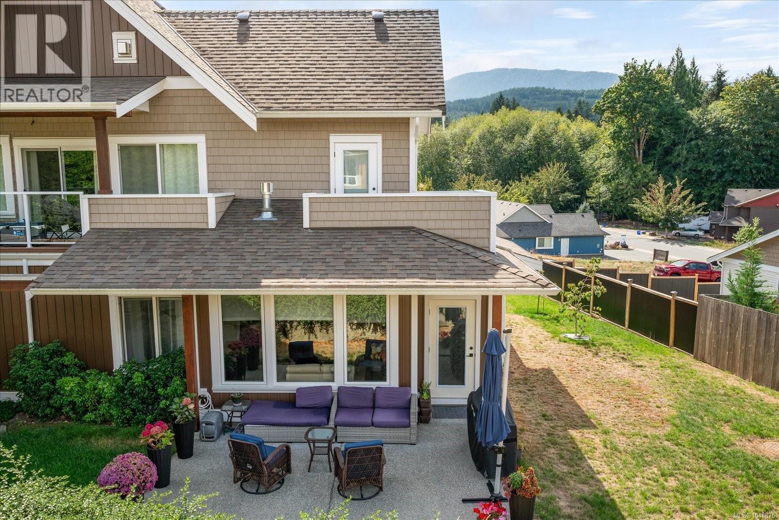 10 420 Cook St, Ladysmith