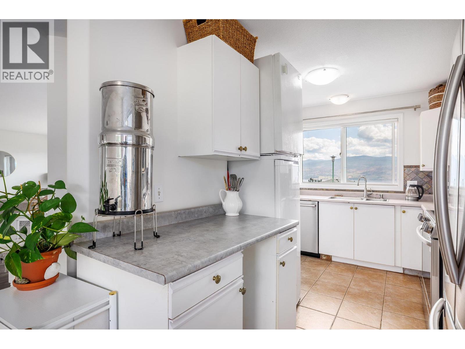 328 2440 Old Okanagan Highway, West Kelowna