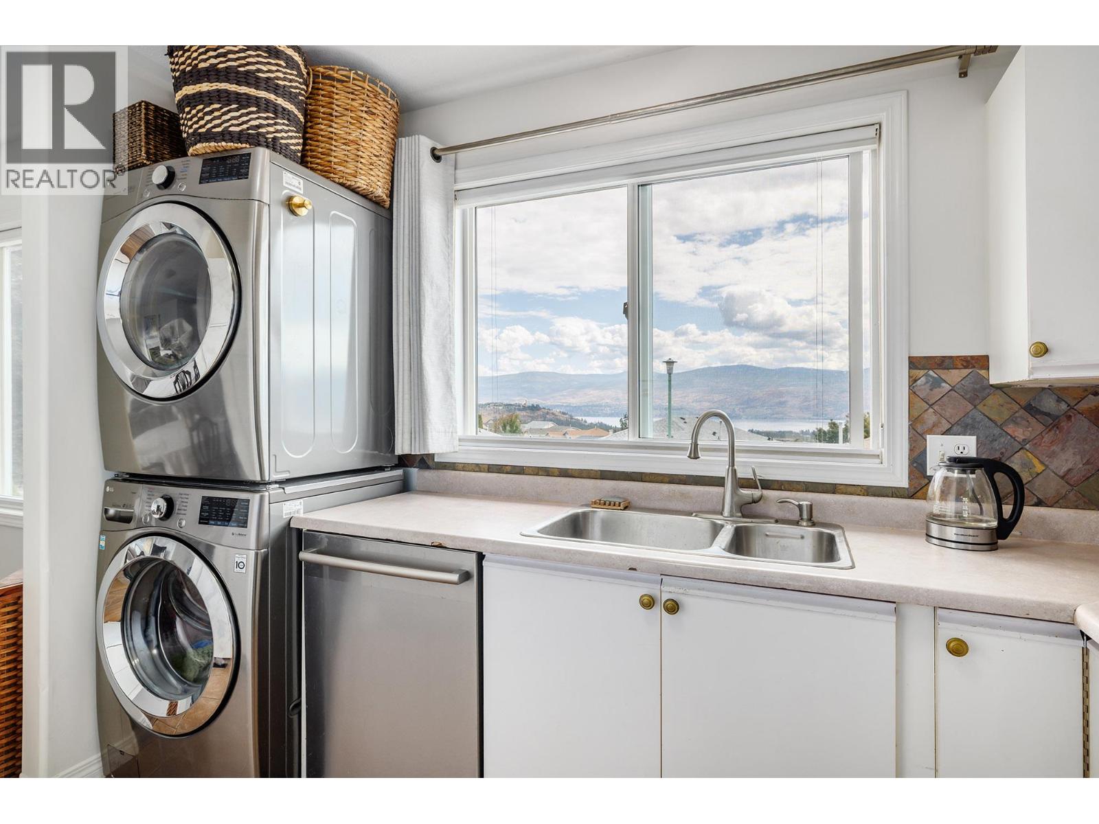 328 2440 Old Okanagan Highway, West Kelowna