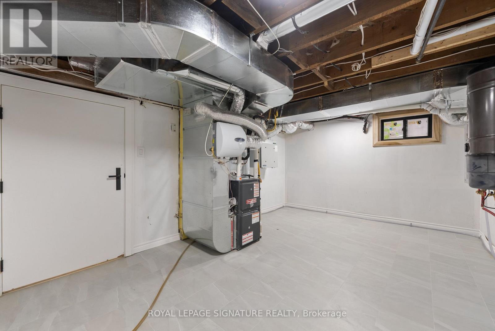 29 BLAKETON ROAD - Image 37