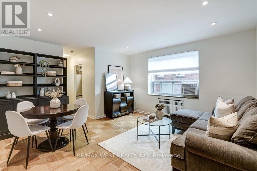 #203 2000 BLOOR STREET W - 4