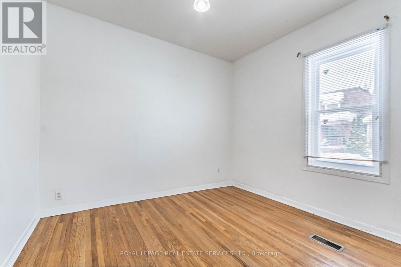 740 LANSDOWNE AVENUE - 5