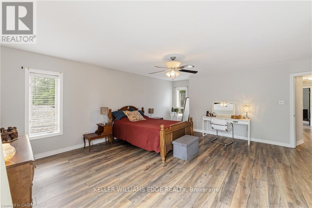 32 CLENCH AVENUE - 21