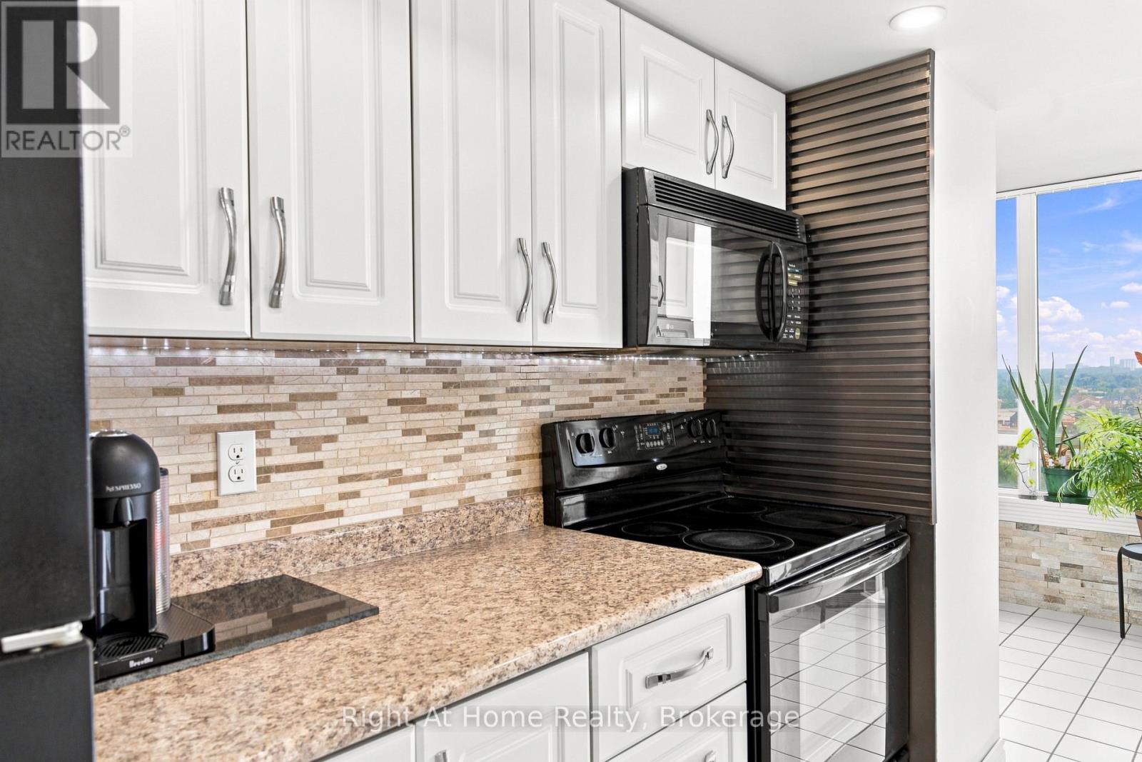 #1215 11753 SHEPPARD AVENUE E - 19