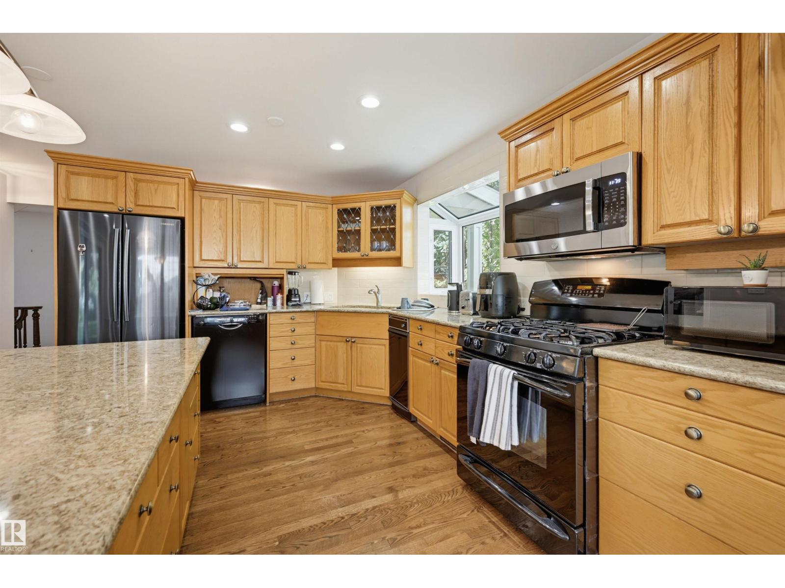 13908 89A AV NW - 20