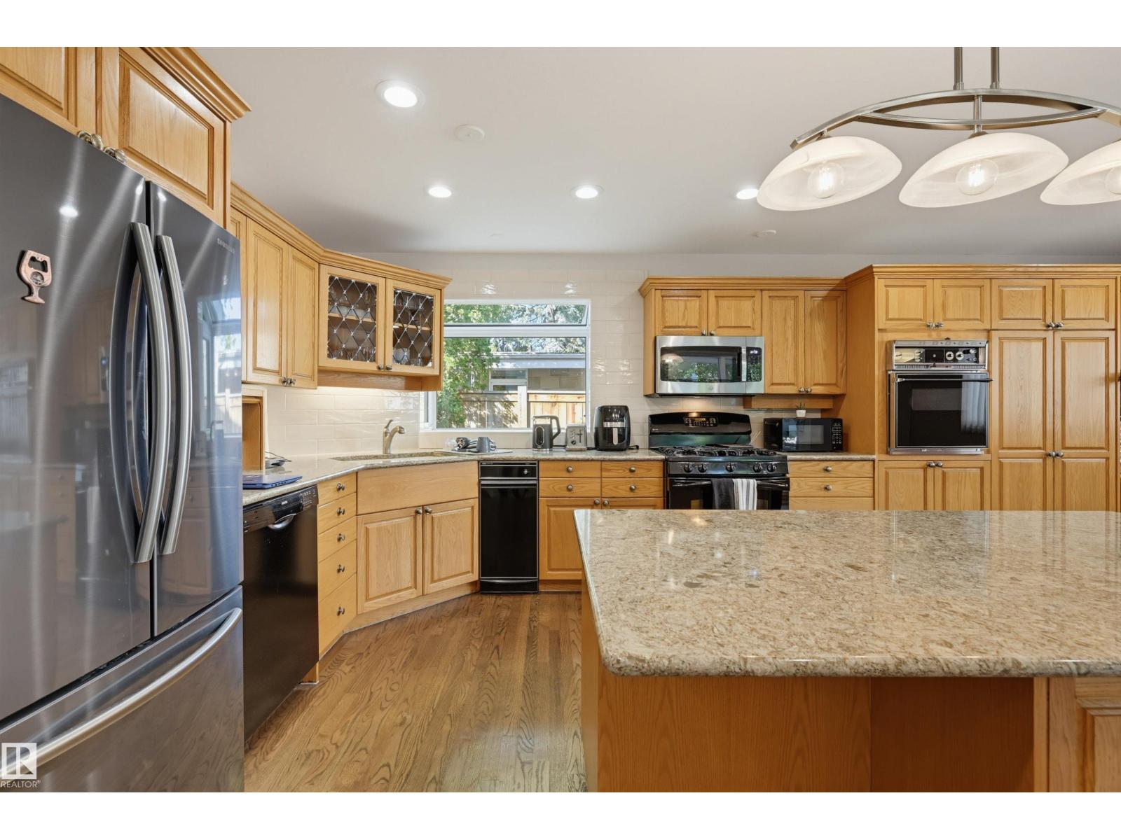 13908 89A AV NW - 22