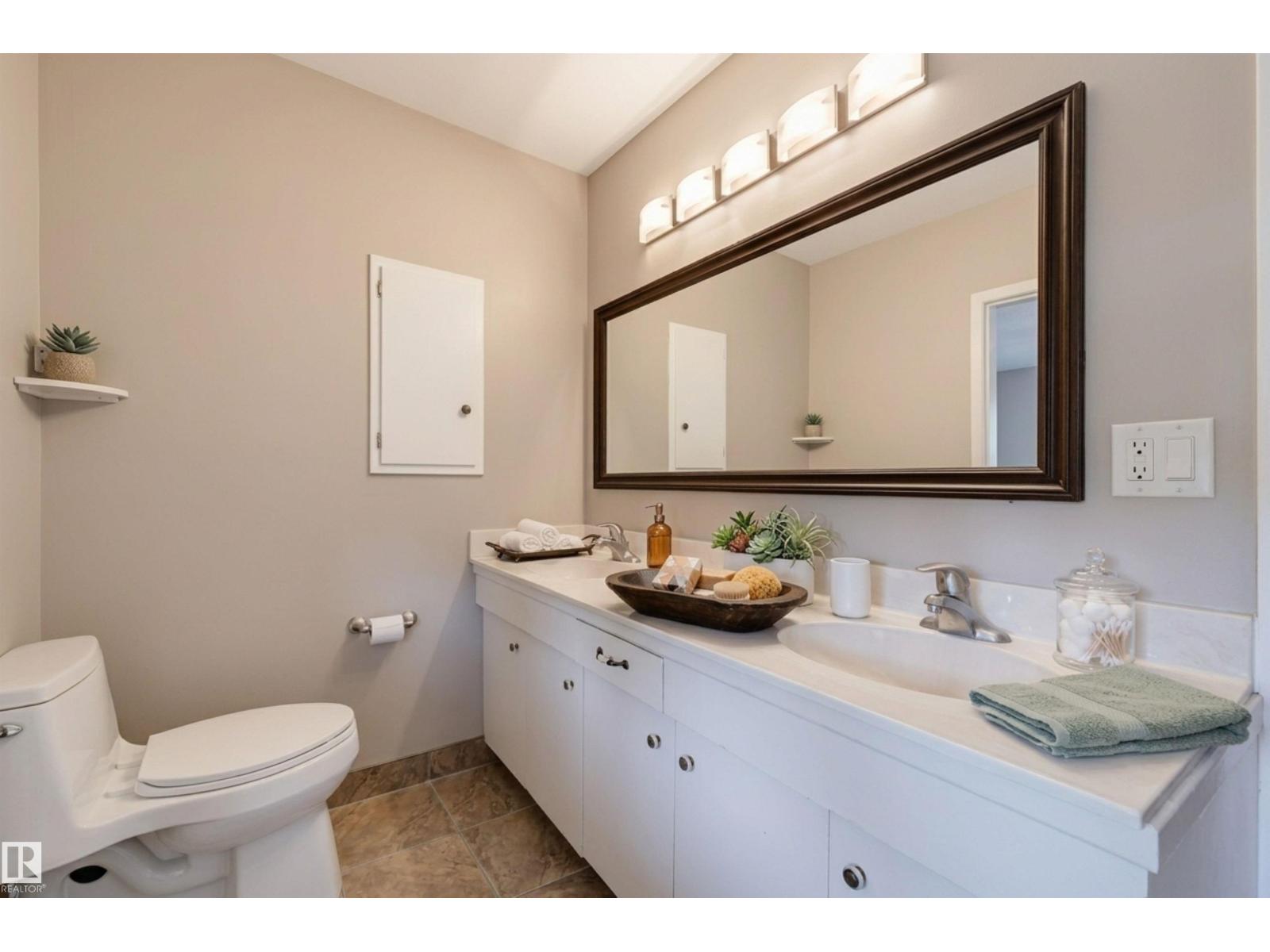 13908 89A AV NW - 33