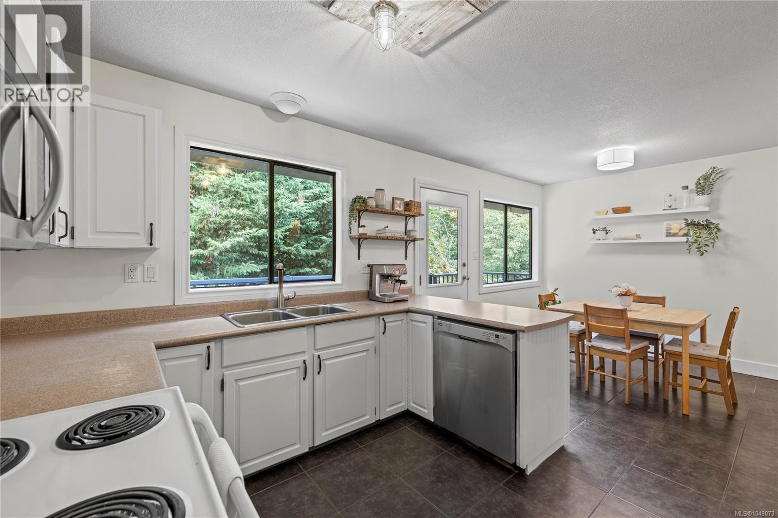 3557 Fairview Dr - 15
