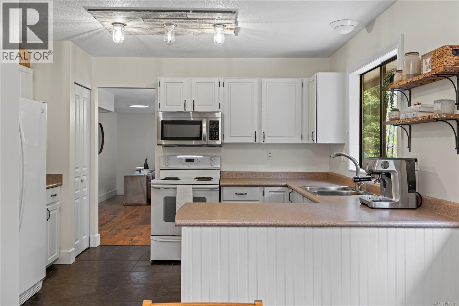 3557 Fairview Dr - Image 16