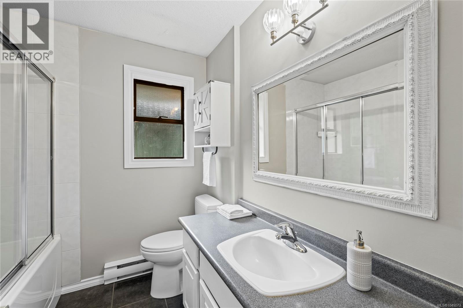 3557 Fairview Dr - 24