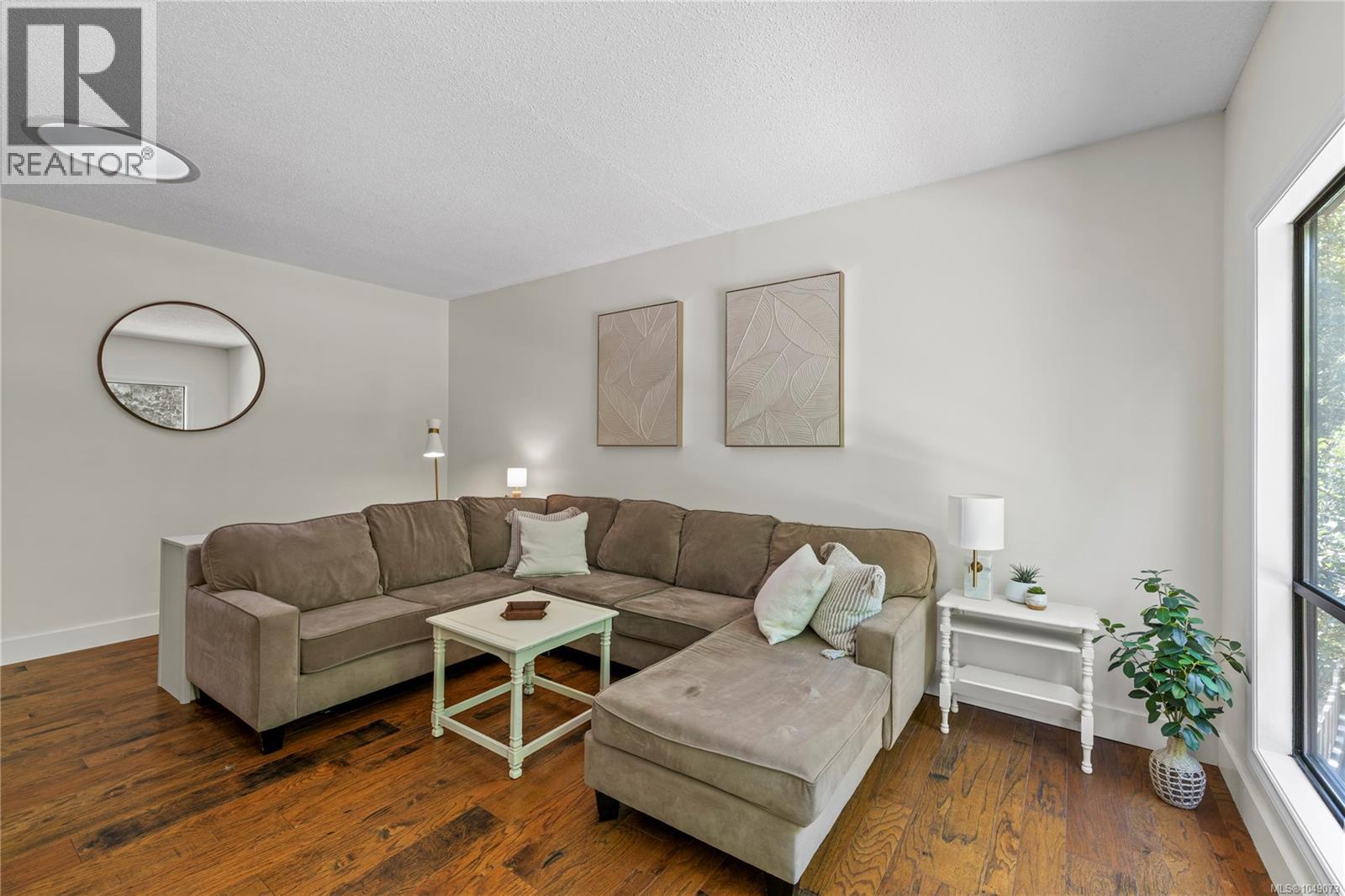 3557 Fairview Dr - Image 35