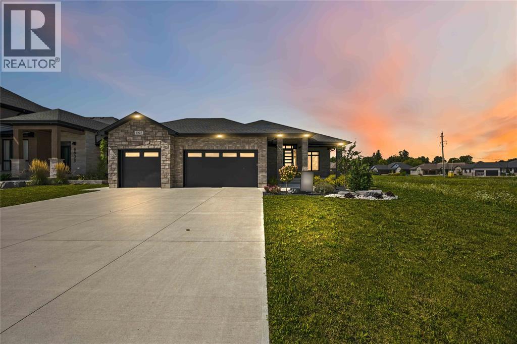 6927 SHORESIDE DRIVE, Plympton-Wyoming — photo 2